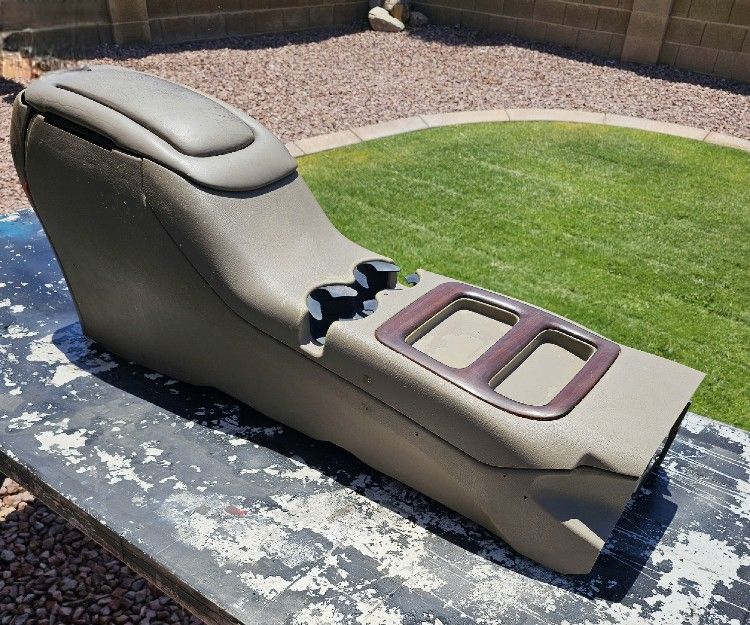 99-00 Cadillac Escalade Center Console (OBS Silverado)