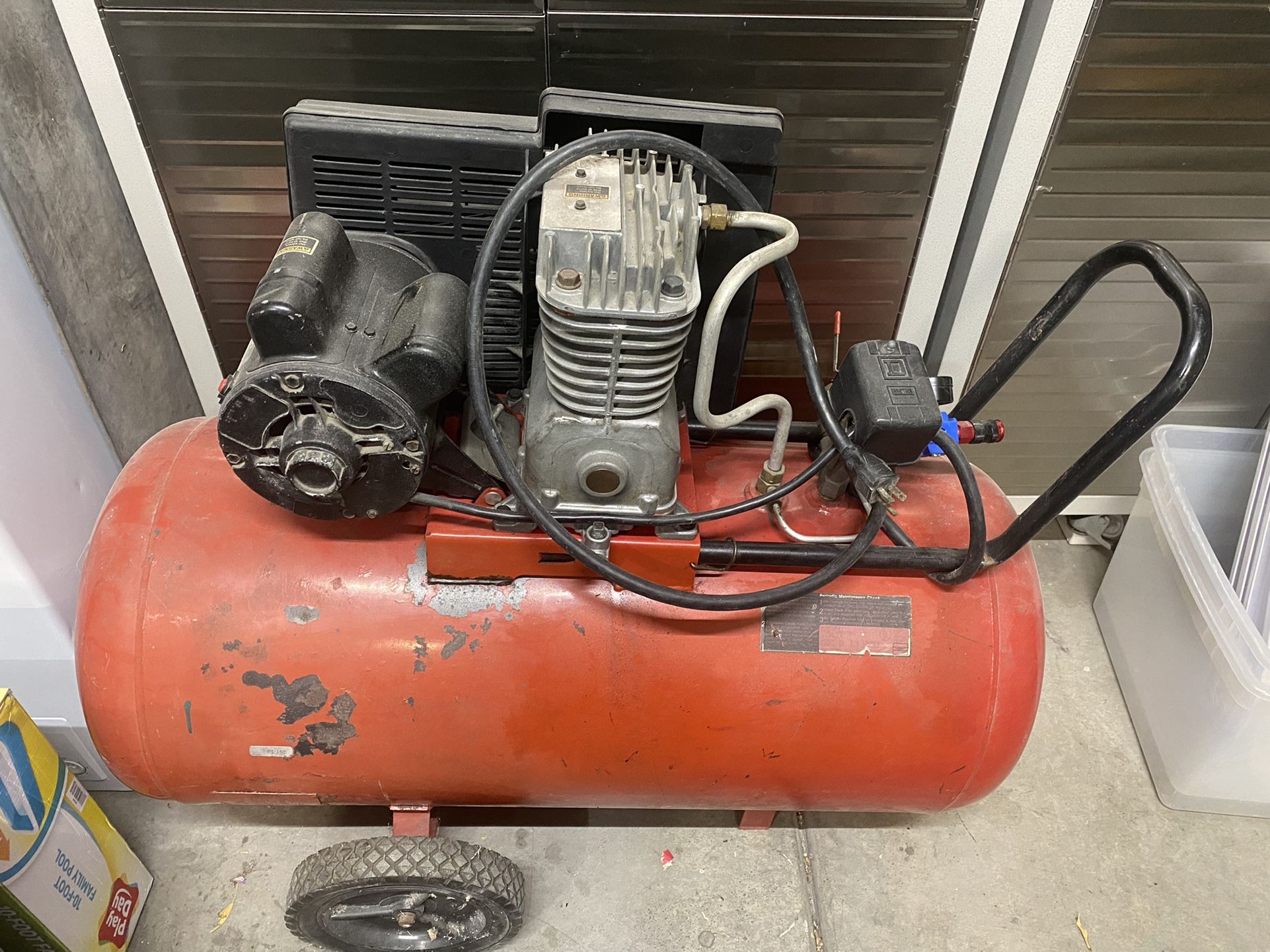 Craftsman 33 Gallon Air Compressor 5hp Motor for Sale in Las Vegas