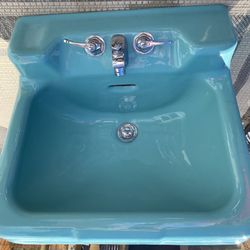 Vintage Turquoise sink (Cast Iron)