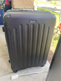 Large Kenneth Cole Suite case