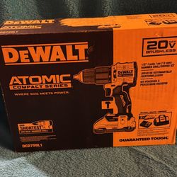 Dewalt Atomic 20v Lithium-Lon Cordless 1/2 In Compact Hammer Drill With 3.0ah Battery Charger And Bag