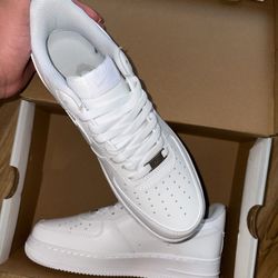 Nike Air Force one low top white 007