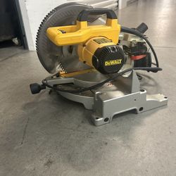 Dewalt saw