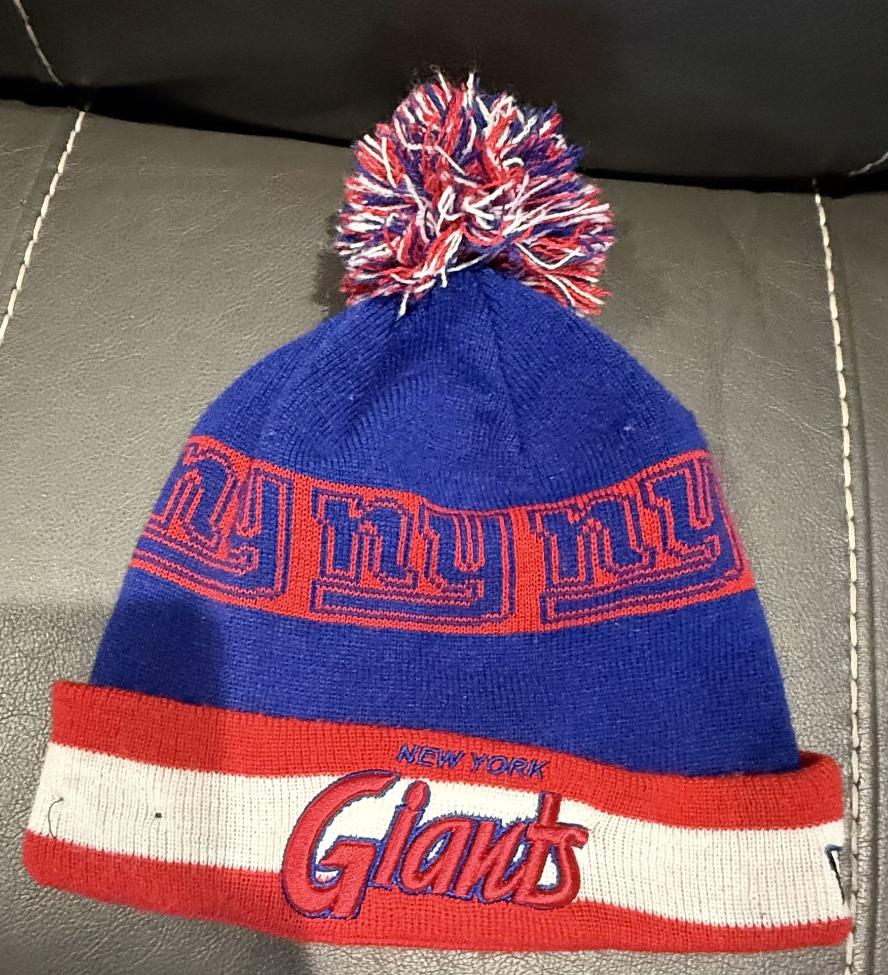NEW YORK GIANTS NEW ERA SIDELINE SCRIPT KNIT POM POM BEANIE SKULL CAP HAT