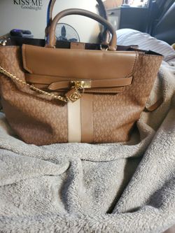 Michael kors purse
