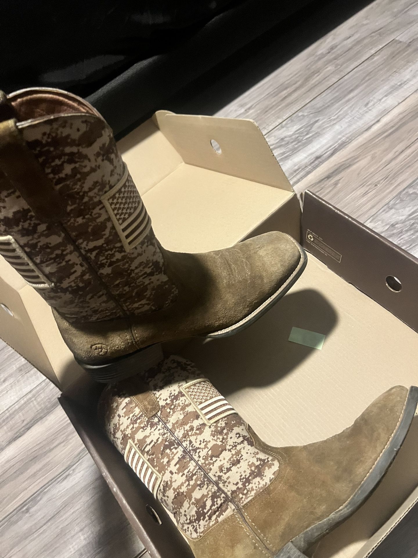 Ariat boots size 11. Ariat Men main image 2