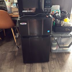 Mini Fridge 