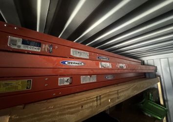 12 Ft Werner 300 Lb Ladders