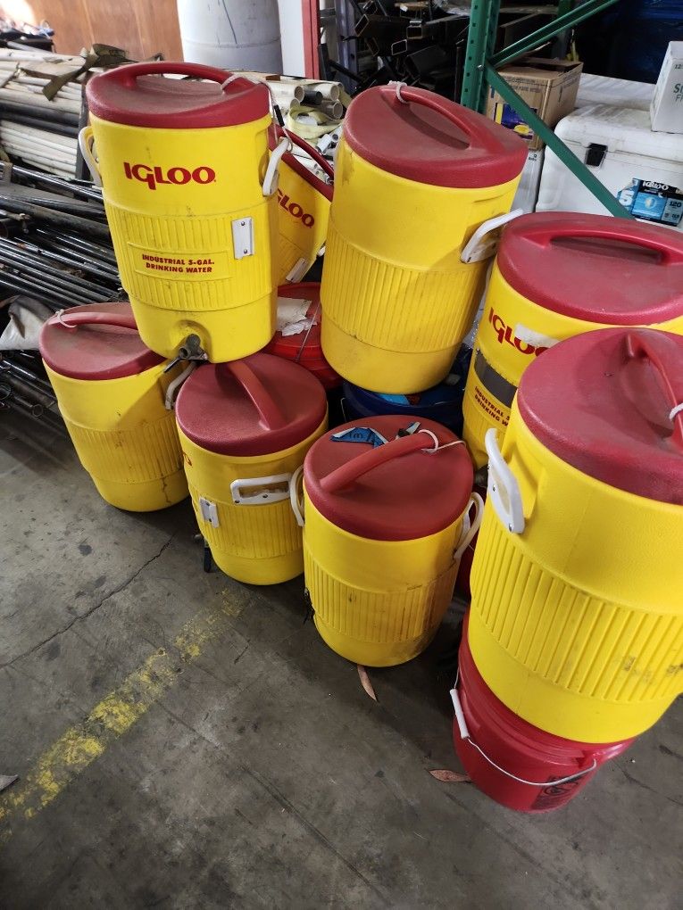 5 Gal Igloo Cooles