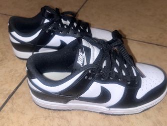 Nike dunk low(LIKE NEW ONLY WORN ONCE)