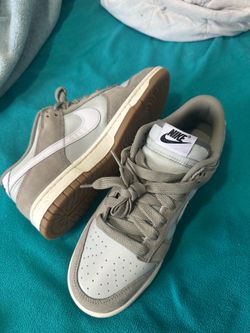 Size 9 men’s Nike Dunks