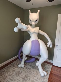 Lifesize Mewtwo Statue