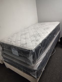NEW MATTRESS TWIN SIZE PLUSH WITH BOX SPRING