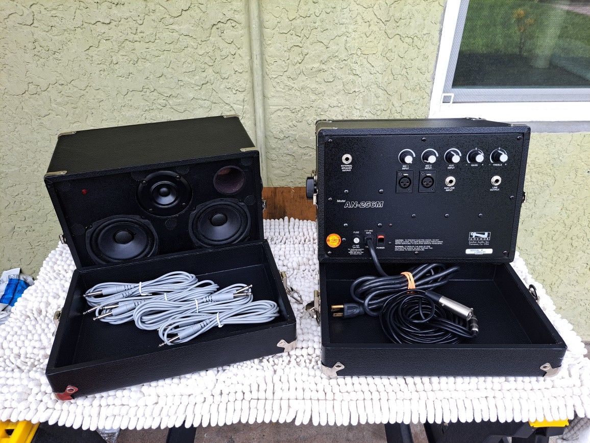 Two Powered Speakers / Amps - Very Clean