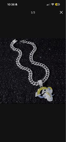 LA Rams 24 inch chain and pendant