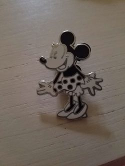 Minnie disney pin