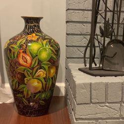 Floor Vase $15