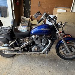 04 Honda Shadow Spirit 1100cc