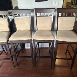 4 Bar Stools 