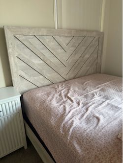 Headboard and bed base