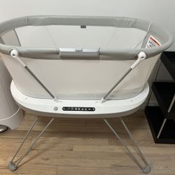 Smart Bassinet With Crying Detection Like Snoo