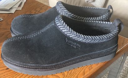 Ugg’s Black Size 9