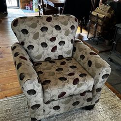 Lovely Living Room Chair!!