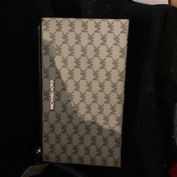 Michael Kors Clutch Wristlt 