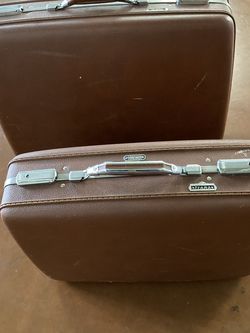American Tourist Luggage Set