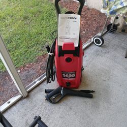   PRESSURE WASHER.