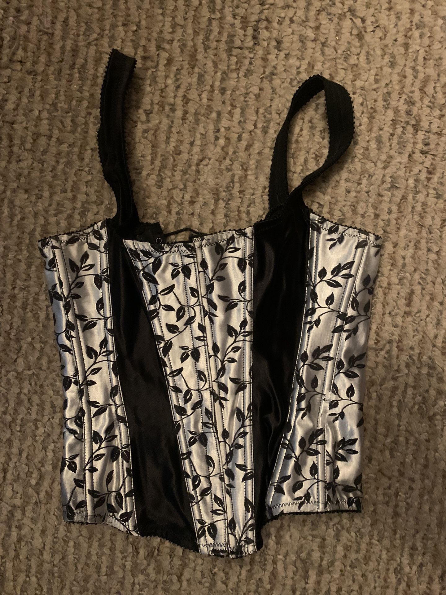 CORSET BLACK AND SILVER