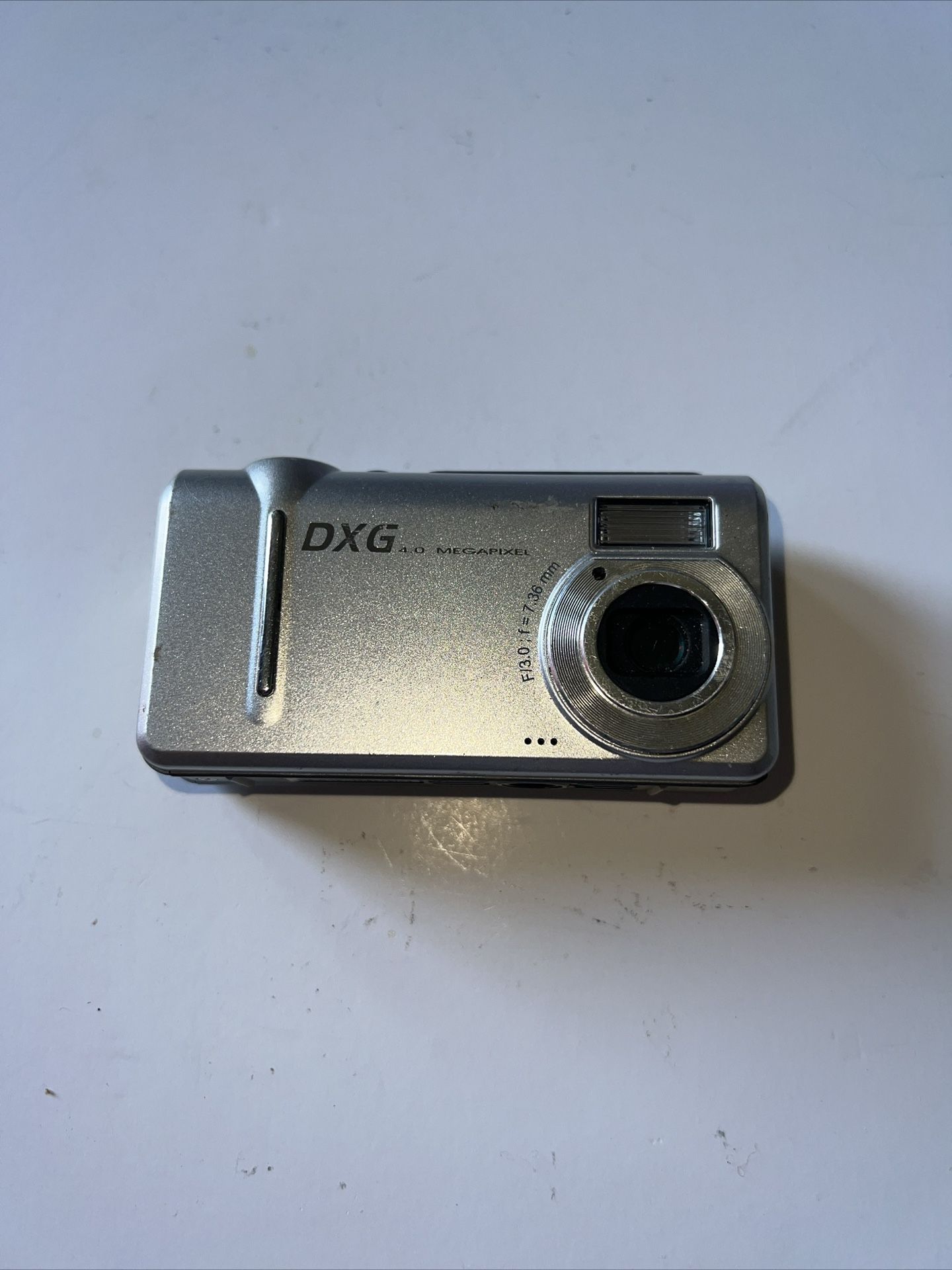 DXG DXG-409 4.1MP Digital Camera Silver broken (Read Description) Parts Only!!   