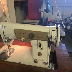 Singer Sewing Machine 
