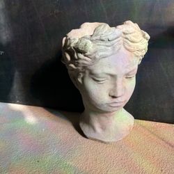 Sculpture Plant Holder