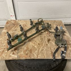 Infiniti G35 Sedan OEM Fuel injector Rail