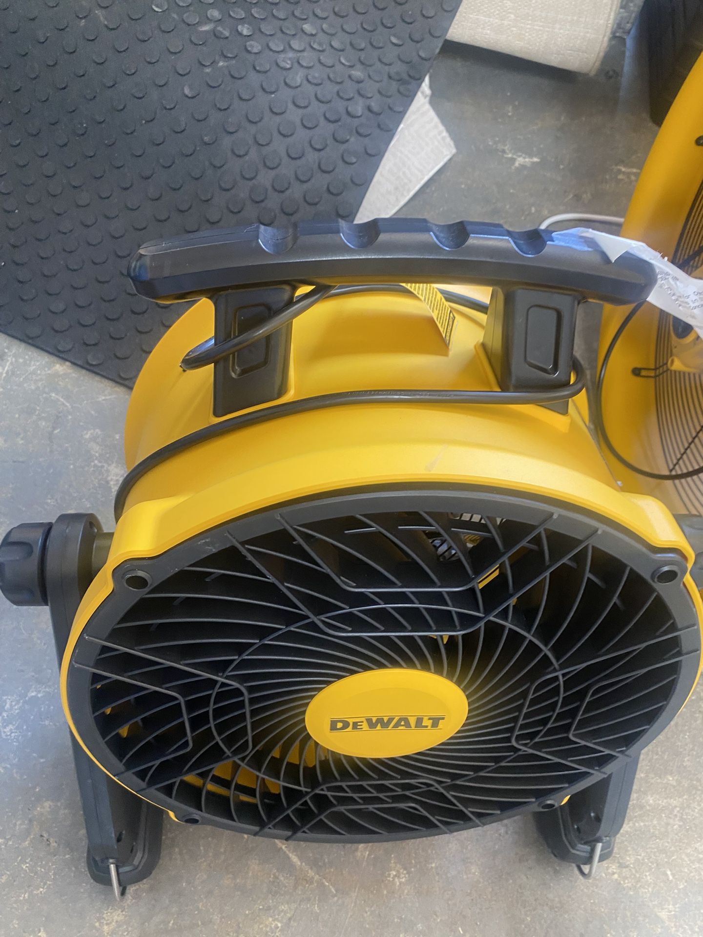 DeWalt 16" 3-Speed Benchtop and Hanging Drum Fan