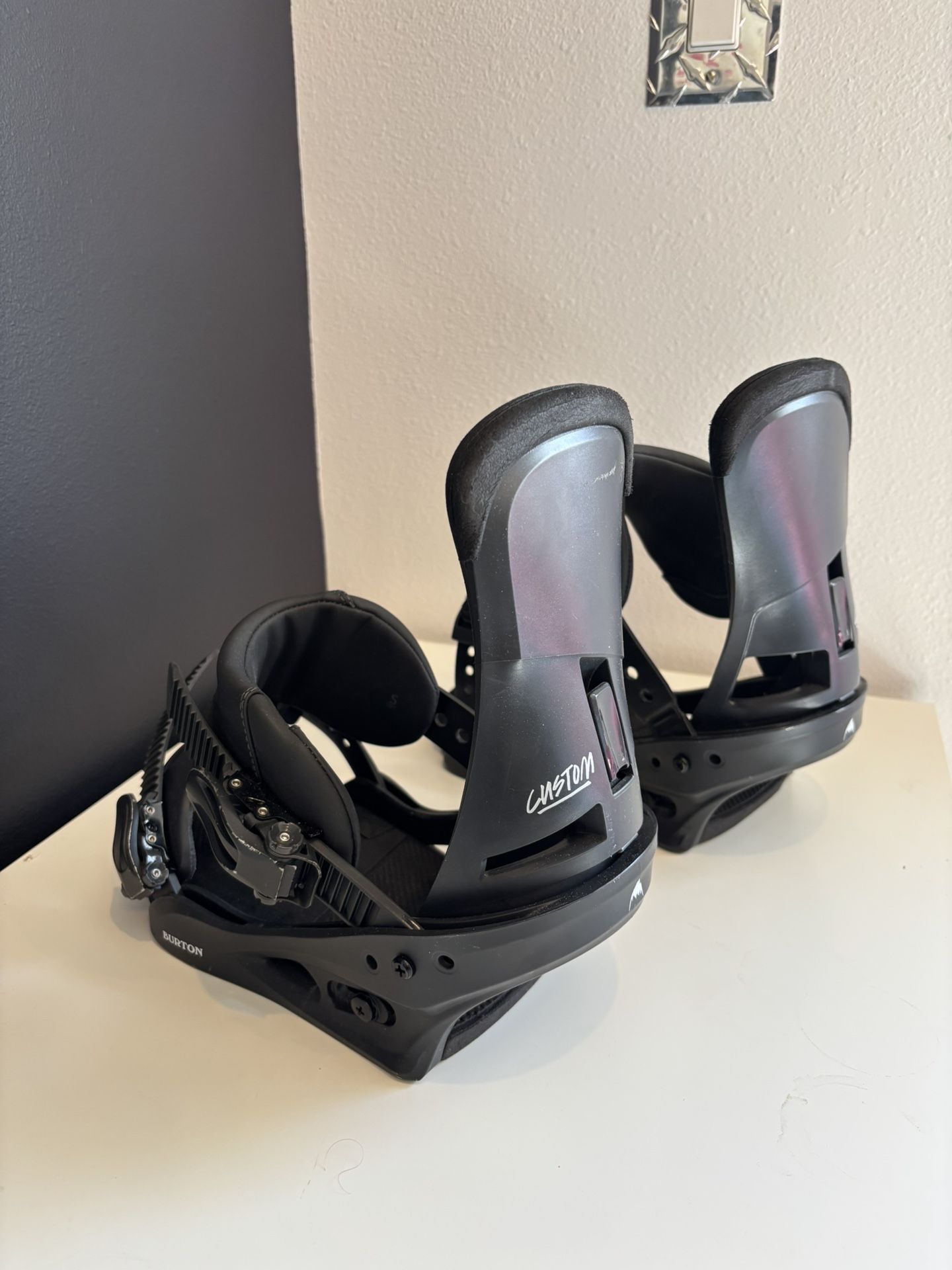 Burton Custom Small Snowboard Bindings (like New)