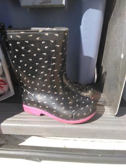 Rain boots size 12/13 girls