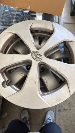 Hub cups for Toyota Prius’s or Corolla 6 of them