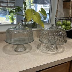 2 Cake Stands 