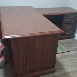 Large Wood Finish Office Desk with Side extension