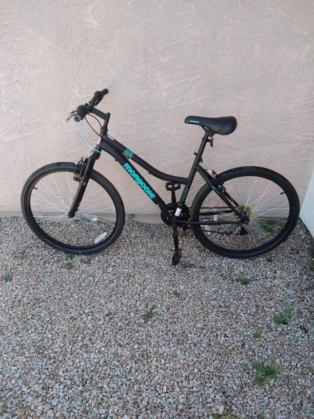 Mongoose excursion on sale womens bike