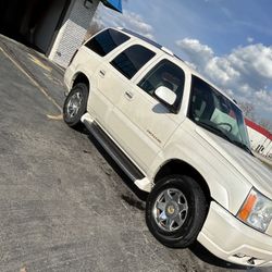 2003 Cadillac Escalade