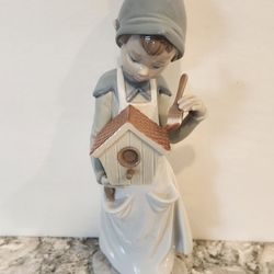 Lladro Pixie Girl Painting Birdhouse wearing apron Pristine Condition Very Rare