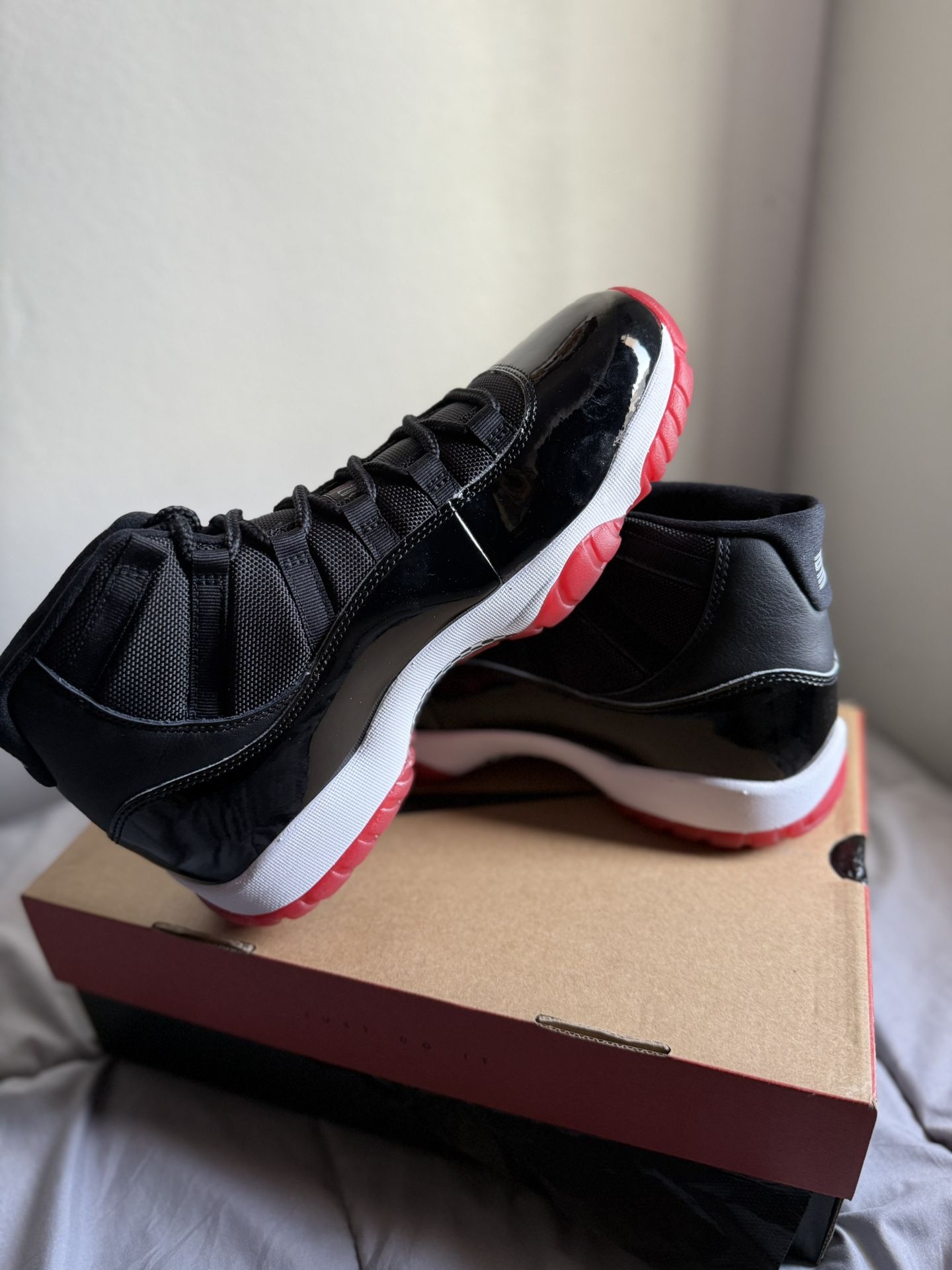 Retro Jordan 11 “Playoff Bred” (2019) - Size 11