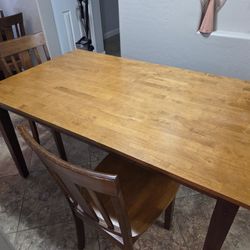 Dining Table Wih 6 Chairs.