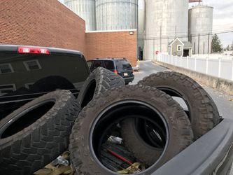 Nitto trail grappler tires 35x12.5x20