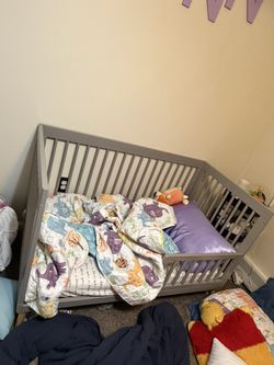 crib and matching dresser