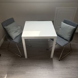 Kitchen Table Set W/Chairs&Pillows
