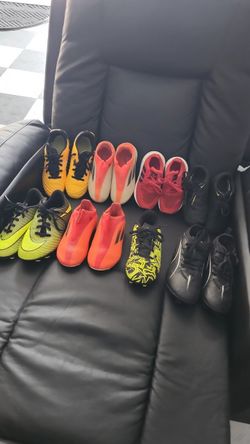 Soccer Shoes And Tennis Shoes For Sale